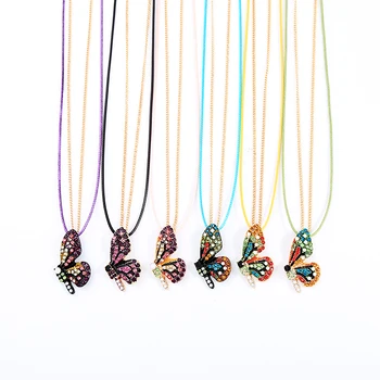 kissme Изысканное Хрустальное шестицветное Многослойное ожерелье с бабочкой-подвеской для женщин из искусственной замши и колье-цепочки, Модный аксессуар
