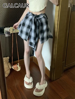 GALCAUR Клетчатые юбки в стиле пэчворк для женщин с высокой талией, свободными складками, цветными блоками, Повседневная Летняя мини-юбка с неровным подолом, Женская 2023 г.